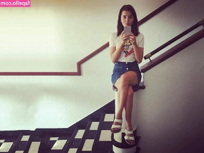 Ophelia Lovibond [ ophelia-lovibond ] - who is horn her e?