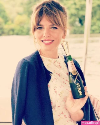 Ophelia Lovibond [ ophelia-lovibond ] - every time i get in the bath i get soo horny,, i love slipping around