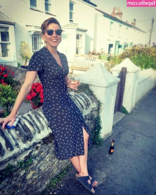 Ophelia Lovibond [ ophelia-lovibond ] - Ménage gostoso e safado comigo, meu marido e a Karen 😈🔥