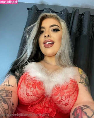 lillyknoxxfree - Would you marry me?