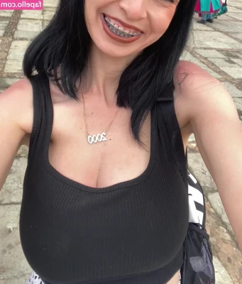 Cintia E Martínez [ cintia-e-martnez ] - My face while reading my OF DMs... come and play 😈