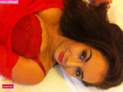 Laura Hollyman [ laura-hollyman ] - I'm available RIGHT NOW for chatting (dirty or general conversation