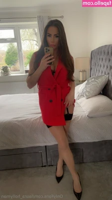 Laura Hollyman [ laura-hollyman ] - This weekend I’m going on a camping trip I’m so excited🌲 but I