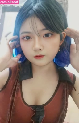 Lalahhchun - bubble slides foot tease