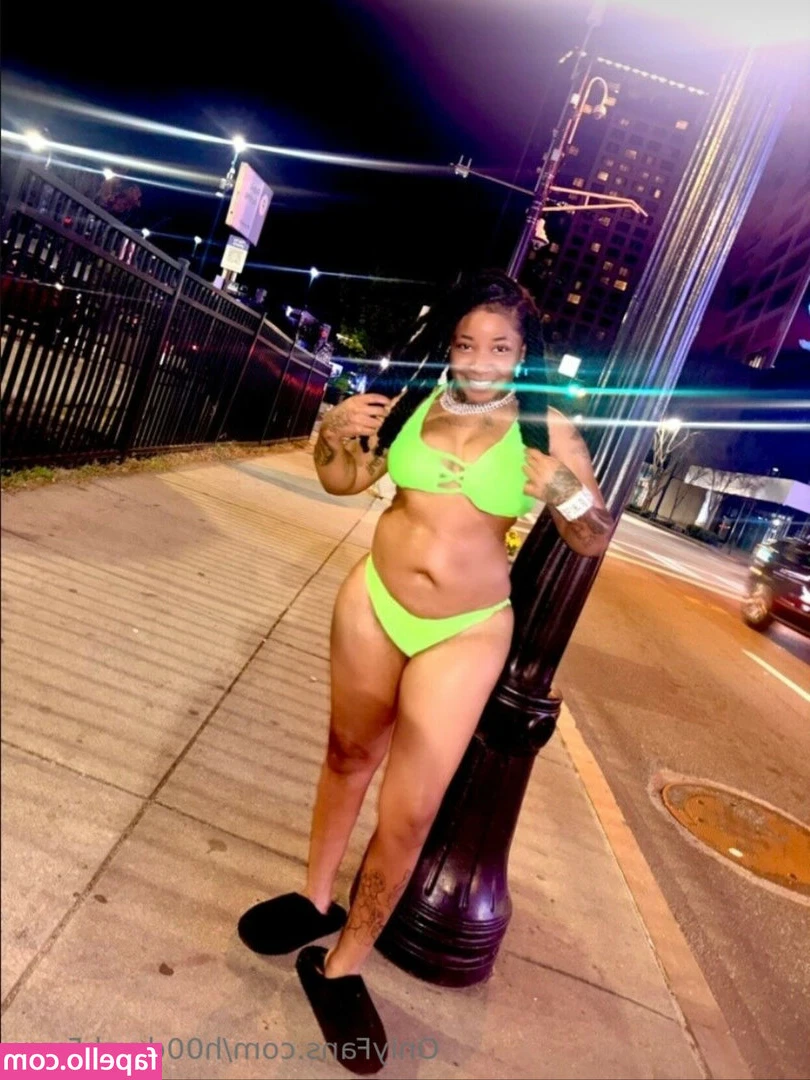 H00drxch - 🏝 The best view isn't it?