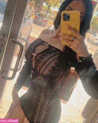 agaloree - the palest ass in all the land 😂