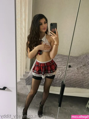 Lady_tibby [ lady-tibby ] - I miss the beach! ☀️ 🏖 💛 Enjoy these hot pics of me from a