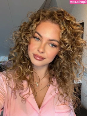 jill van hoof [ jill-van-hoof ] - Ryan has such great taste 🤤🥰 Thank you daddy 😘