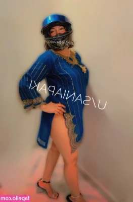 saniapaki - They said to hide your boner, tuck it in your waistband. Am I doing