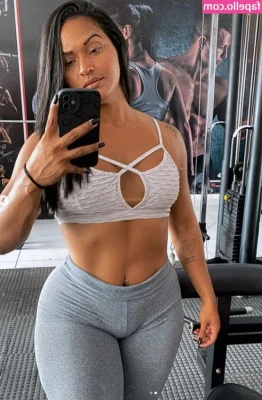 Flavia Lavinea - wish i had some cock to suck right now :(
