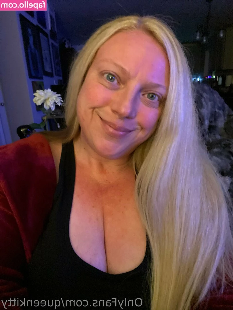 queenkitty - She always teach me some nice kicks Love this girl