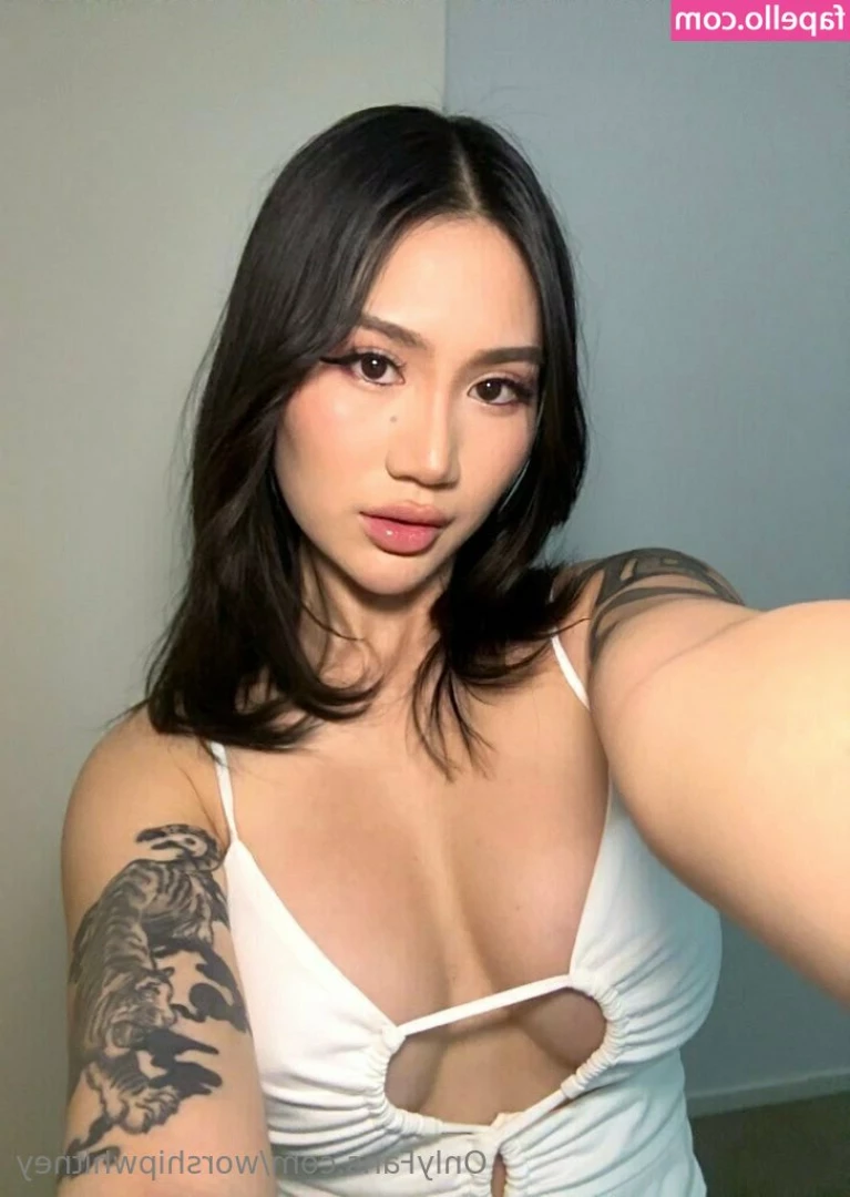 worshipwhitney - Do you like short sexy dresses and nylon stockings