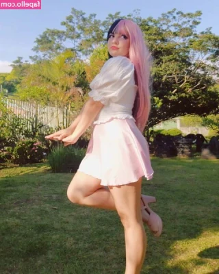 GreikaFrz - this is how milf’s have fun 🤩