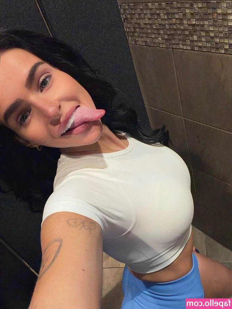 Annah Bechtel [ annah-bechtel ] - Open wide legs 😈