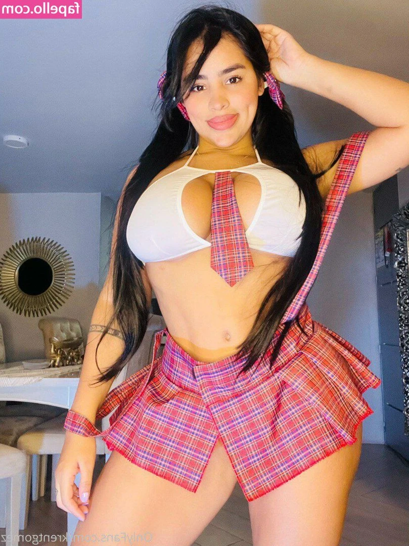Karentgomez15 - Follow me to the shower