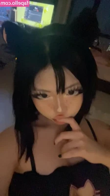 Ookiiieeee - A pic from my recent solo video. 💋