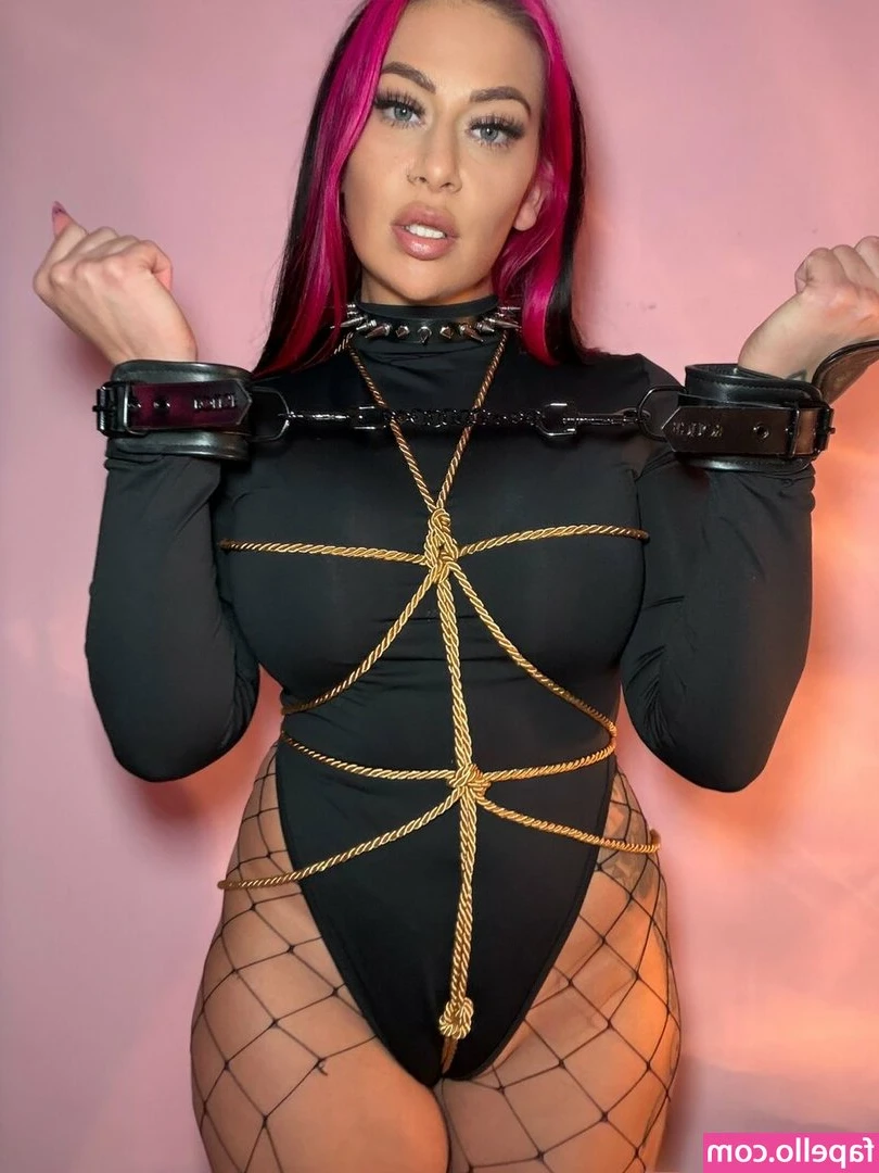 hayleyquinn - Wake up guys! It’s titty Tuesday!