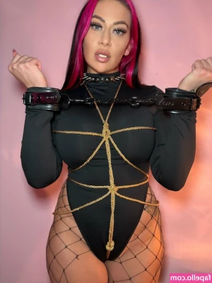 hayleyquinn - Wake up guys! It’s titty Tuesday!