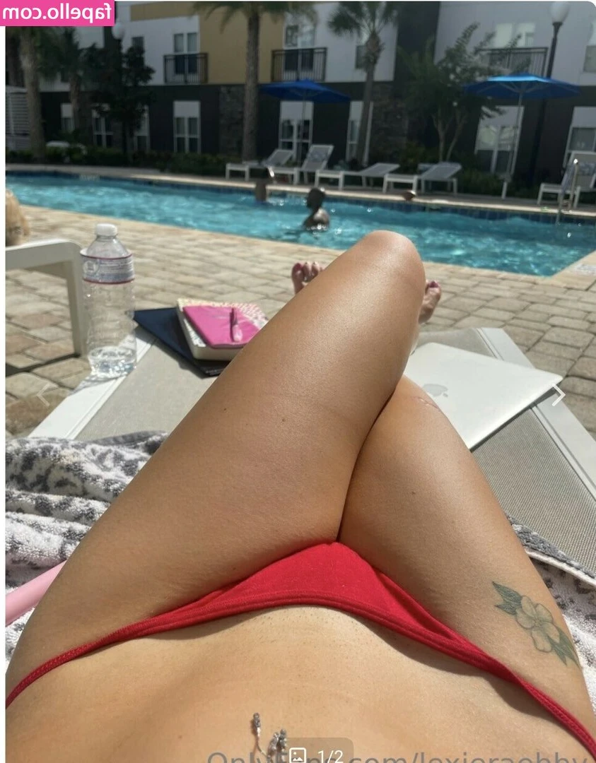 Lexieraebby - I am live playing with my self come join me 5$ To stroke my dick  10$