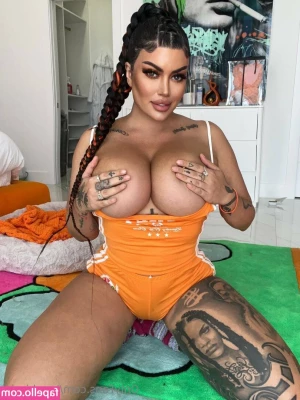 toochi_vip [ toochi-vip-2 ] - i m away now   i will be doing my best at replying but i need a break