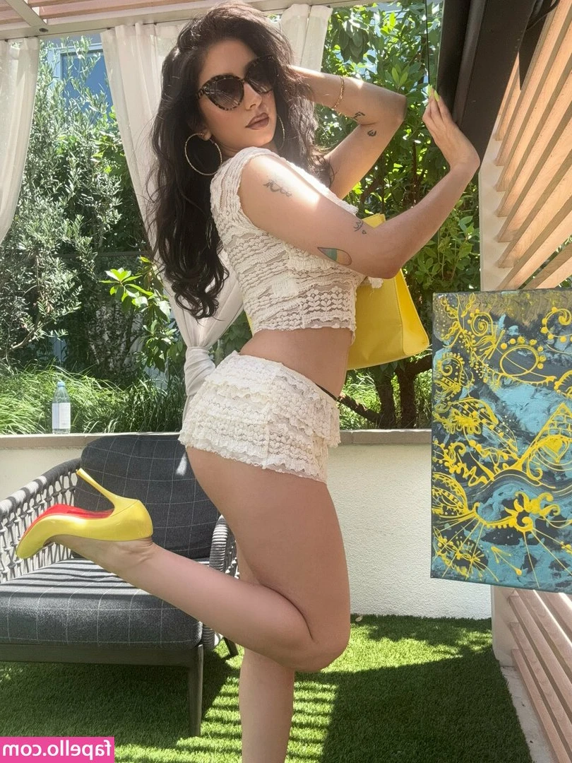 pray2bae - Suck my toes 😈   RATE MY FEET? :P