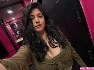 Rashmi Van [ rashmi-van ] - After dinner things got naughty but I have a thing for high heels so