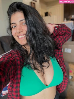 Rashmi Van [ rashmi-van ] - I'm horny...wbu? 🥵