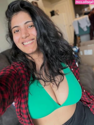 Rashmi Van [ rashmi-van ] - When Cum is on your mind its hard to think of anything
