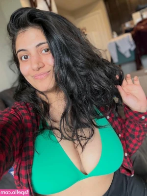 Rashmi Van [ rashmi-van ] - Unas de mis podés favoritas🤪