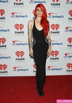 Lights Poxleitner [ lights-poxleitner ] - my bestie  amp  i just wanna say hiii