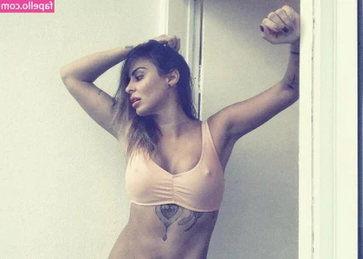 Alinne Rosa [ alinne-rosa ] - Don t play difficult to catch  Papi  You know how much I want you