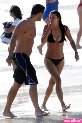 Courteney Cox [ courteney-cox ] - Can I get some extra credit?