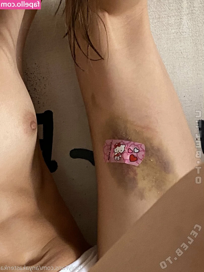 Anya Kastenko - Anyone else just stroll round the garden like this after a night out