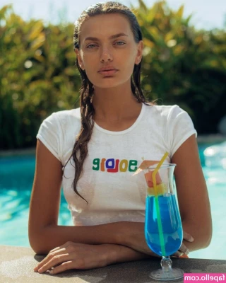 Bregje Heinen [ bregje-heinen ] - I saw an ASMR video on YouTube yesterday of a girl talking about