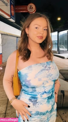 Claire Bowman [ claire-bowman ] - Do you like shaking my boobs?