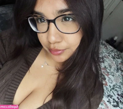 alinalovespickless - Got horny after the gym started jerking off in my car when I got