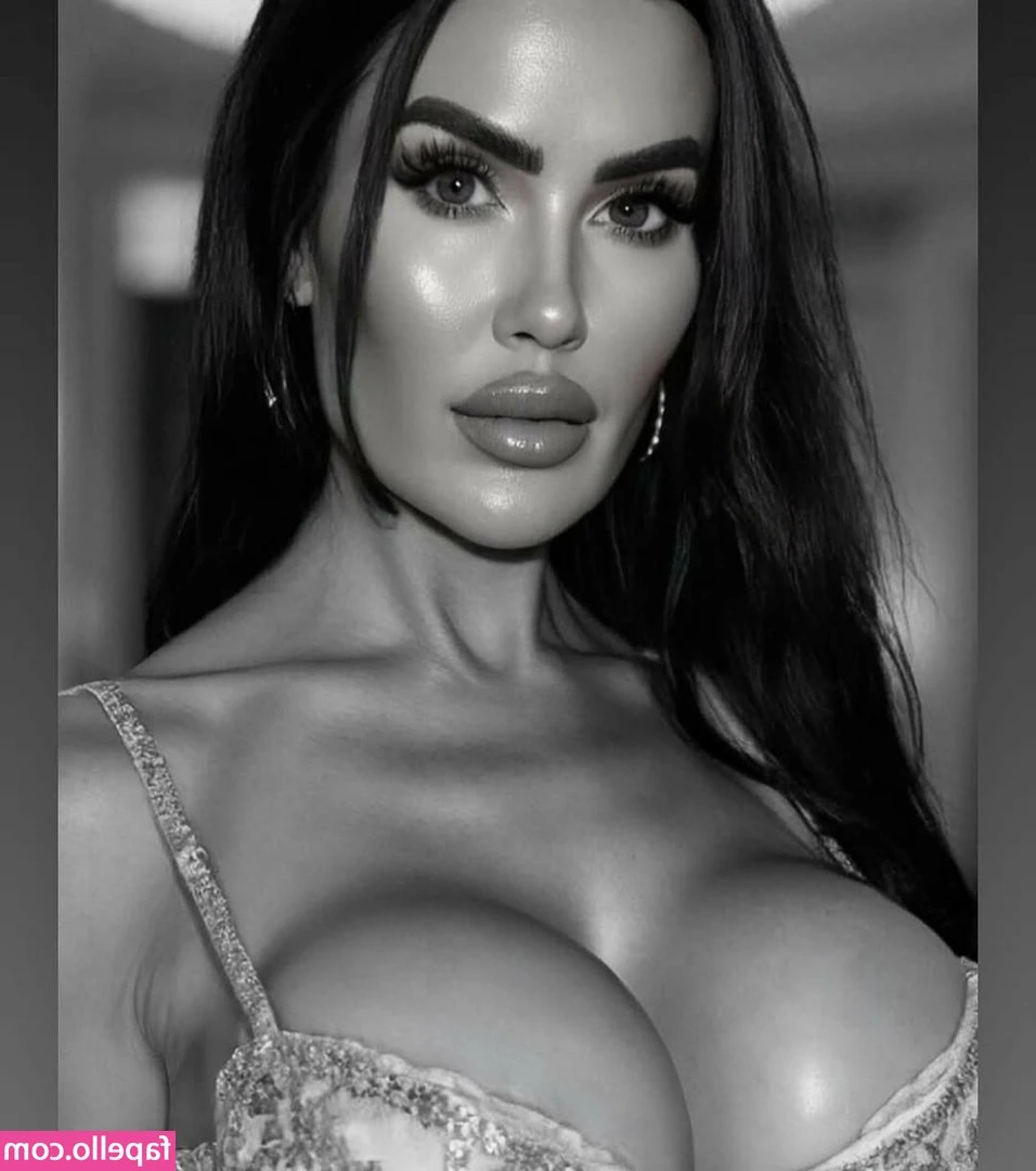 Kristen Defranceschi [ kristen-defranceschi ] - What do you think about my accessoir around my neck? 😈😼