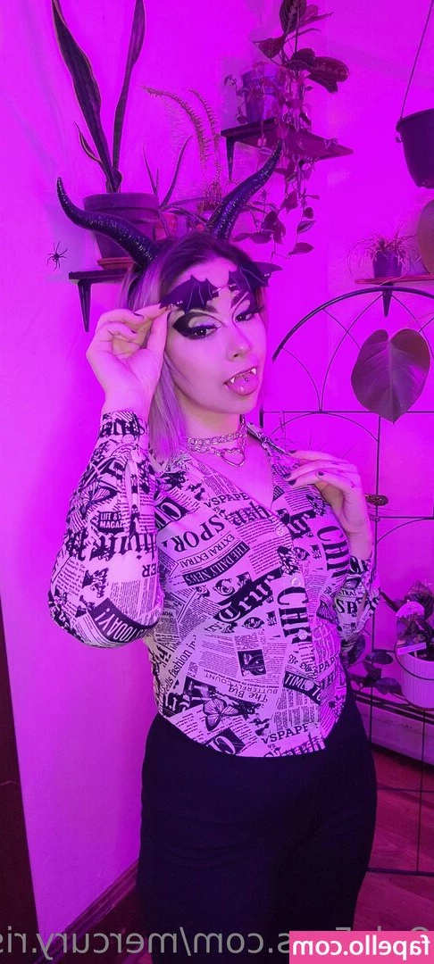 mercuryonline - Swipe for a better view 🍑