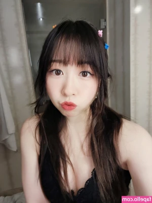 lolnatsumiii - Just finished work, and about to have a bath with my friend here!