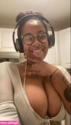 Elusivemulatto - wanna wake up in bed with me?