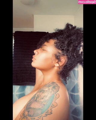 Elusivemulatto - So a lot of you have been requesting more video content with my