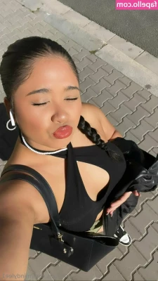 mindylee1 - Can I back up into you  Daddy