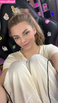 busya18plus - naked booty
