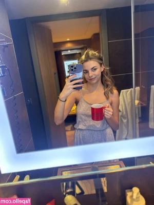 busya18plus - LUV TO LOOK BACK U SPECIALLY WHEN U BEATING DAT PUSSY UP