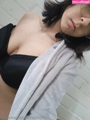 coquettekenn - Tip me if you want to lick my toes DM for full video