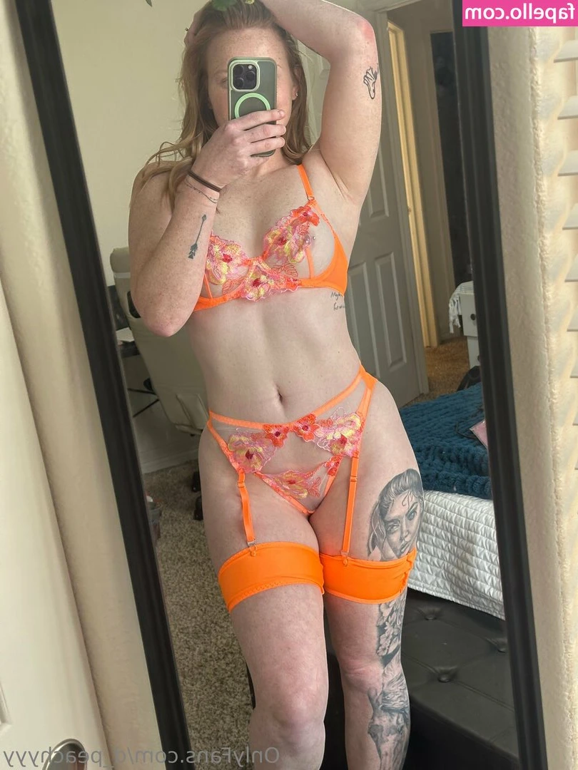 d_peachyyy [ d-peachyyy ] - Horrific jumper