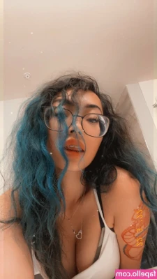 Bxetao - Would you like to see under my skirt???