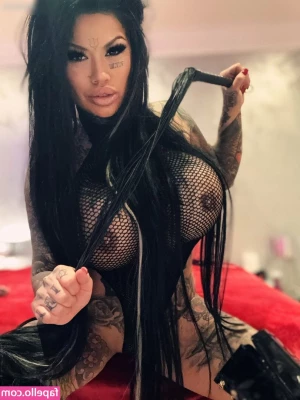 Catherine Teufelsweib [ catherine-teufelsweib ] - Grabarme en la calle es excitante 🌚
