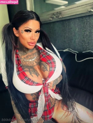 Catherine Teufelsweib [ catherine-teufelsweib ] - This time I left the top on for a while 😋😘 Enjoy my body with