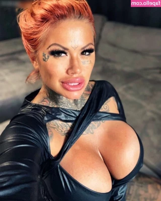 Catherine Teufelsweib [ catherine-teufelsweib ] - Cum get wet with me in the pool baby